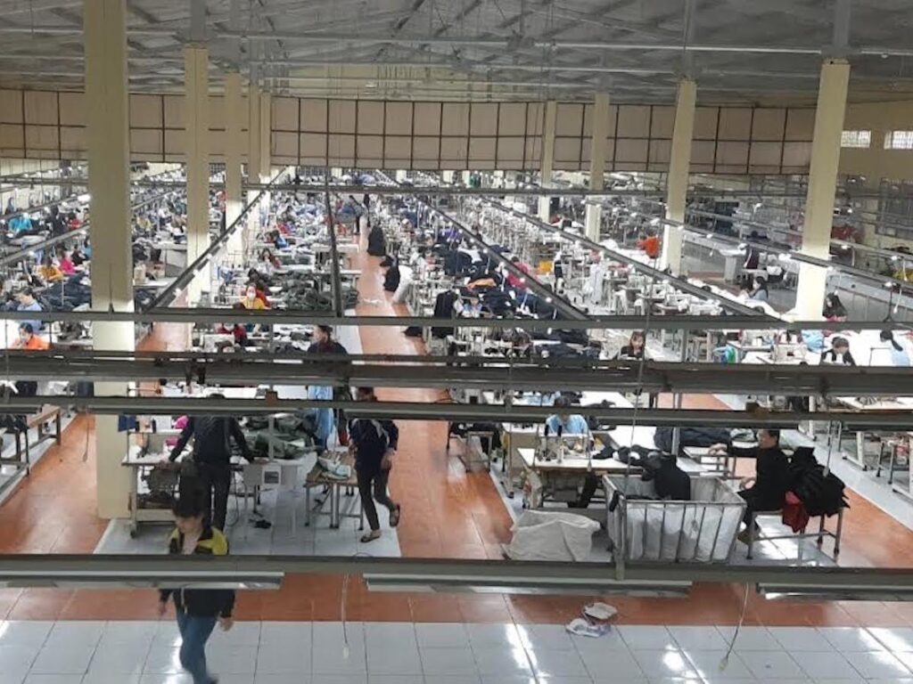 ベトナム縫製工場(チエンタン縫製会社)の工場風景