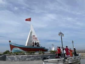travel-33_camau_monument