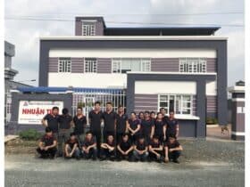 vietnamese-73_staff_workers