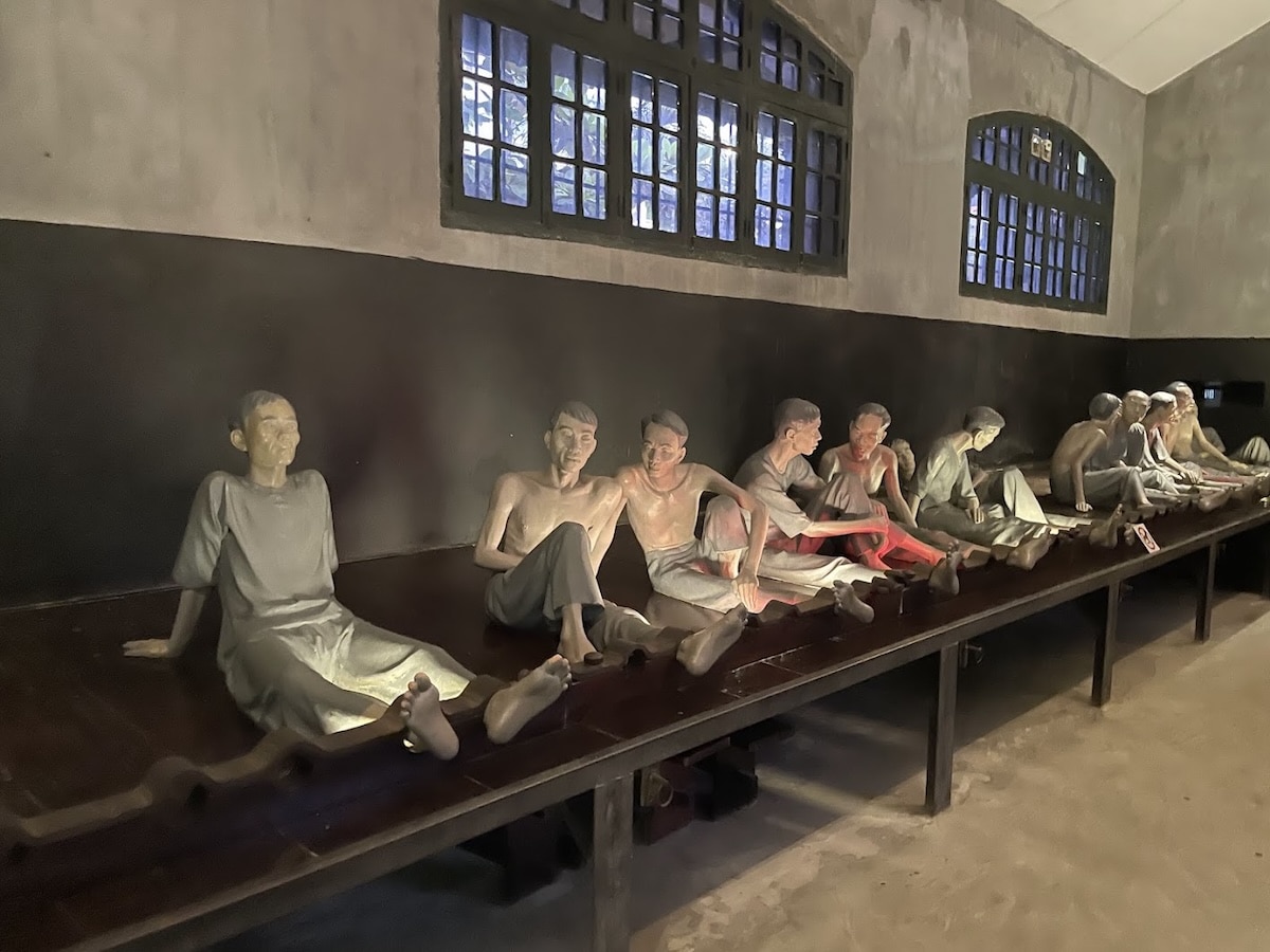 travel-39_hoalo_prison